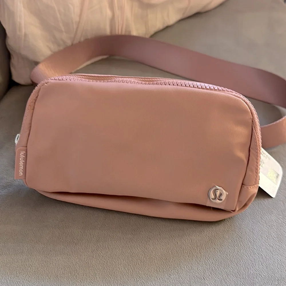 Lululemon Pink Pastel Everywhere Belt Bag 1L - SOLD OUT ON WEBSITE - Picture 4 of 14